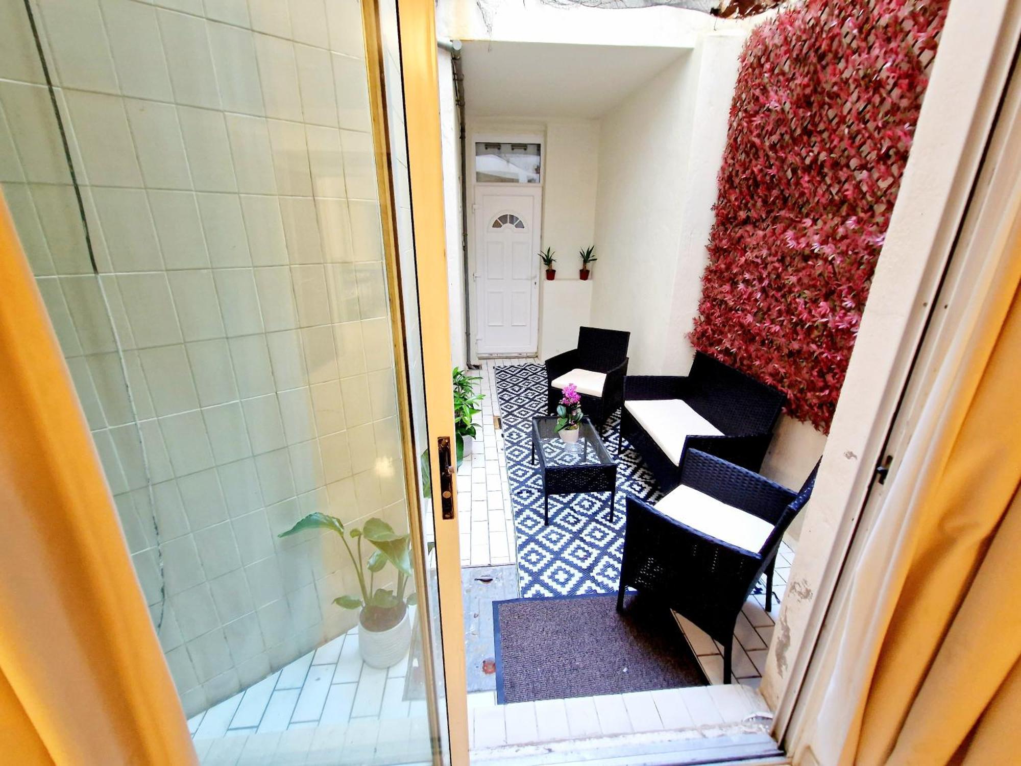 Modern Hyde Park Home With Private Entrance & Private Back Patio Near Bayswater & Paddington Stations Лондон Екстериор снимка