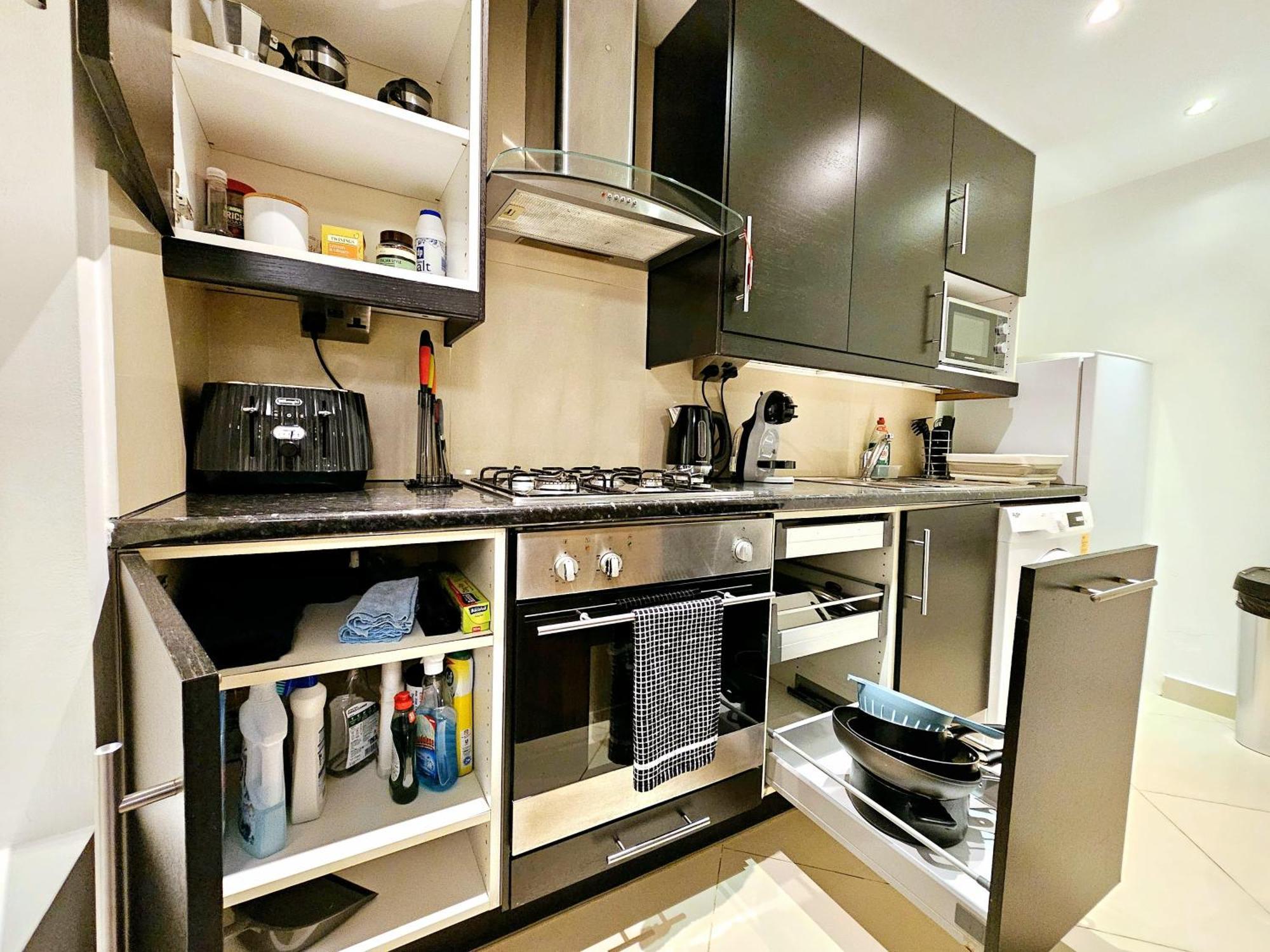 Modern Hyde Park Home With Private Entrance & Private Back Patio Near Bayswater & Paddington Stations Лондон Екстериор снимка