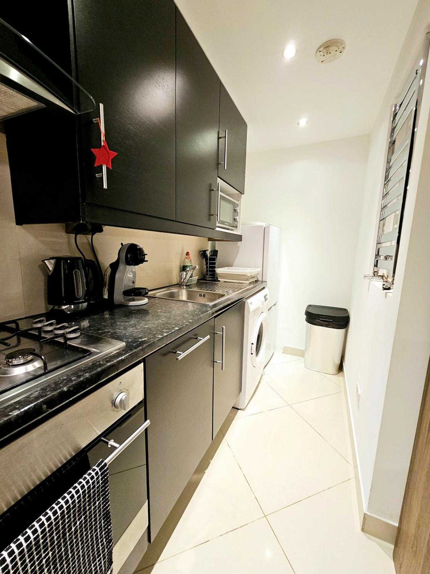 Modern Hyde Park Home With Private Entrance & Private Back Patio Near Bayswater & Paddington Stations Лондон Екстериор снимка